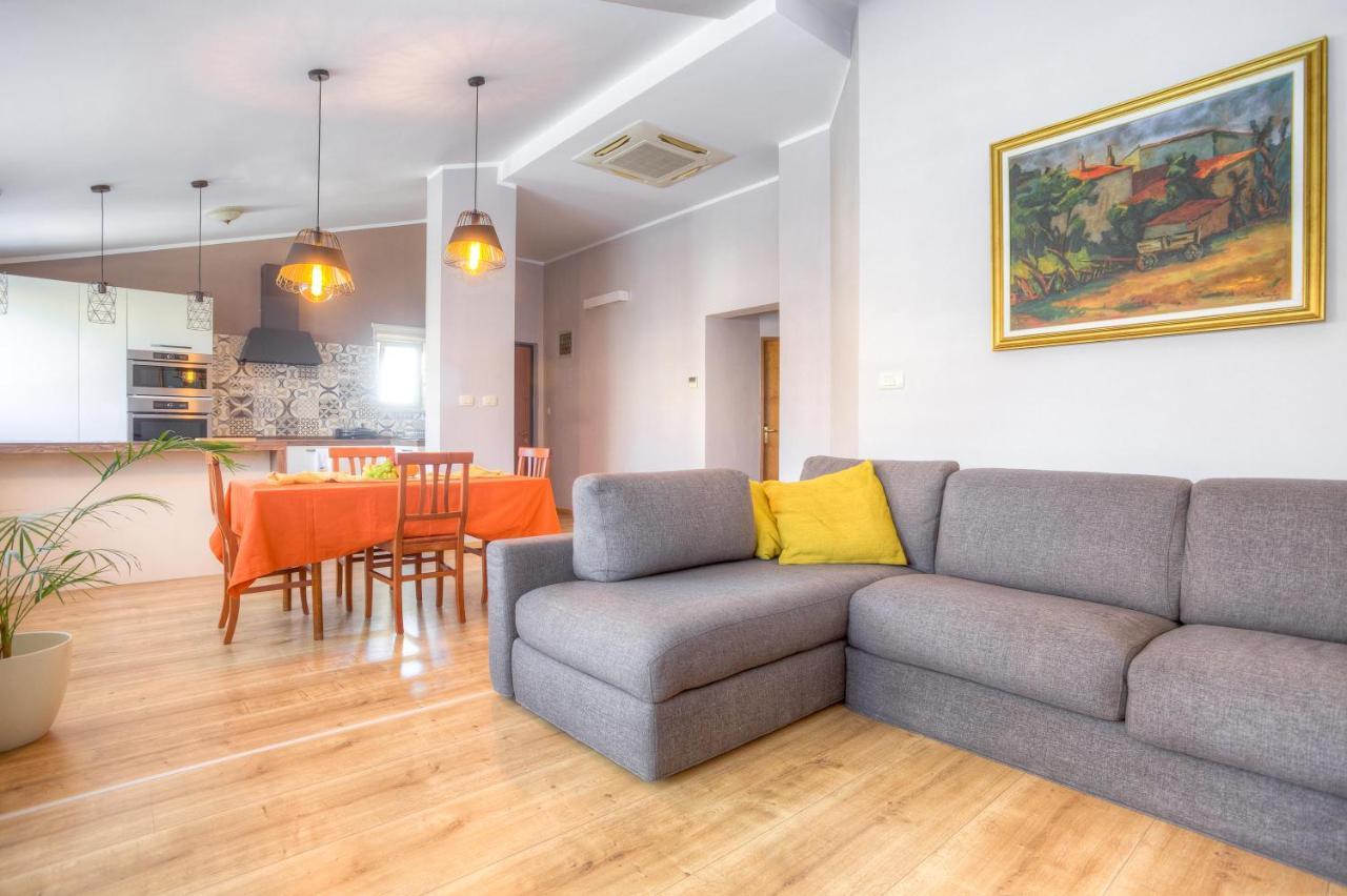 Diconi Apartman Póla Kültér fotó